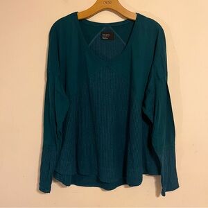 Teal Thermal Contrast Top